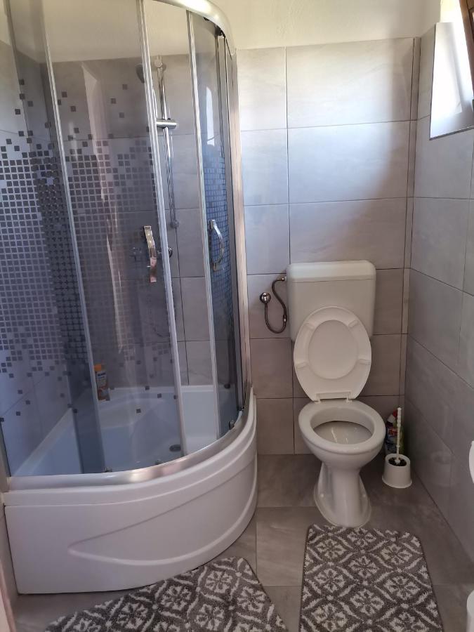 Lucija Apartment กอสปิช ภายนอก รูปภาพ