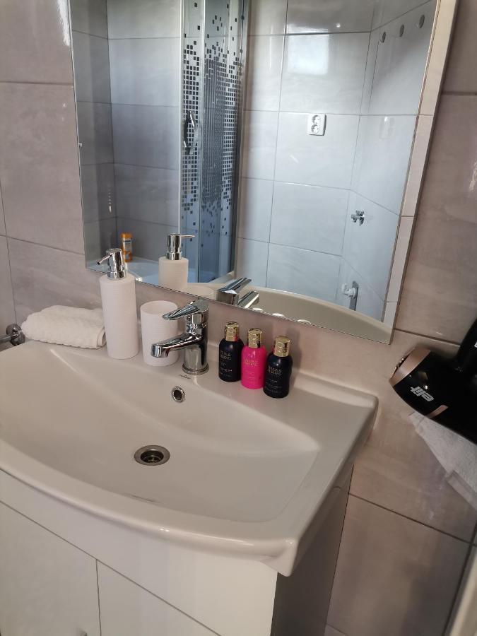Lucija Apartment กอสปิช ภายนอก รูปภาพ